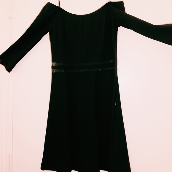 Off the shoulder, black Lulus formal dress! ✨✨ - Picture 2 of 2